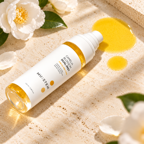 Xịt Khoáng Dưỡng Chất Hai Lớp Camellia Blossom Dual Mist MU 100ml
