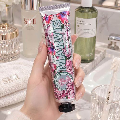 Kem Đánh Răng Marvis Kissing Rose Hương Hoa - tuýp 75ml (Tặng mặt nạ thạch ủ trắng cao cấp)