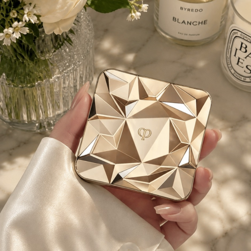 Phấn Bắt Sáng Clé de Peau Luminizing Face Enhancer