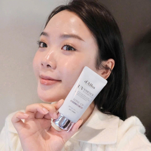 Kem Chống Nắng Nâng Tone d'Alba Tím 50ml