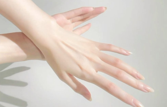 Kem Dưỡng Da Tay Tốt Có Thực Sự Giúp Tay Trẻ Hơn Tuổi?